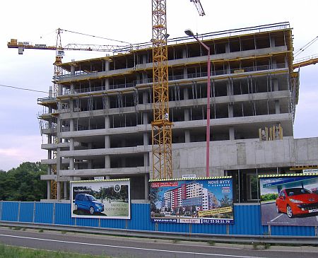 rozostavana Aupark tower - 15 al. 22 poschodi 060916